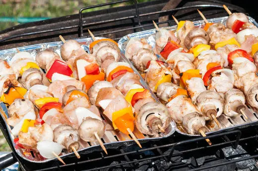 Hosting-a-BBQ-with-Disposable-Containers Wholesale Foil Pans
