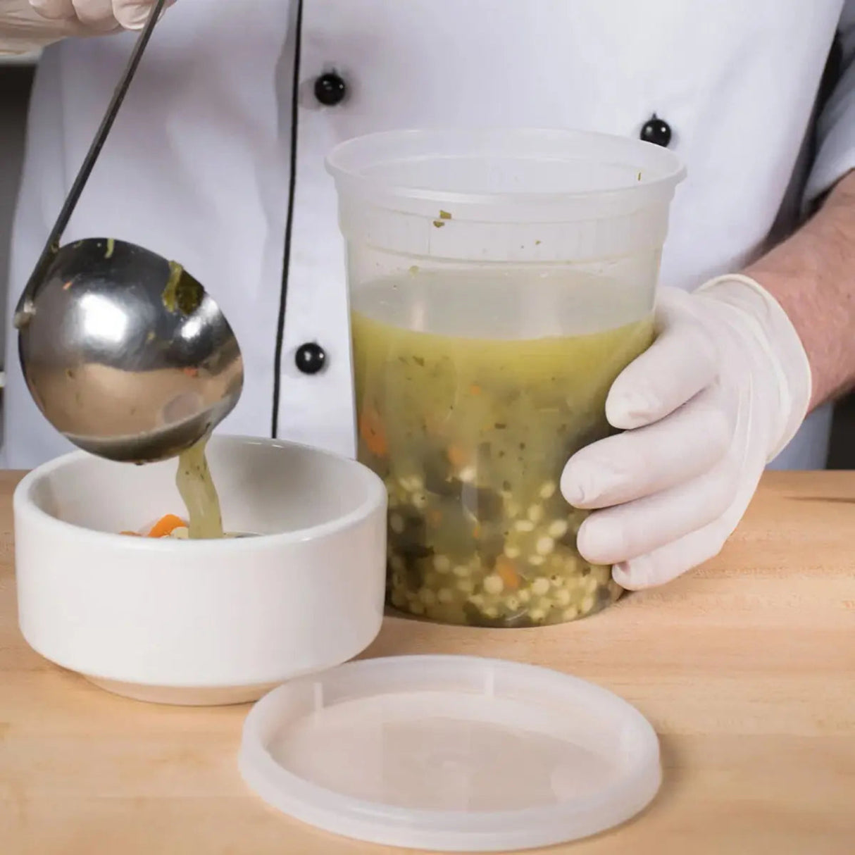 Tripack Deli Pro 32 oz. Round Microwavable Food Storage Deli Container With Lid Combo Pack - Case of 240 - #TD40032 Tripack Deli Pro