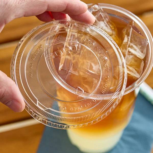 Dart 32 oz. Clear PET Plastic Straw-Slotted Lid - Case of 500 - #636TS