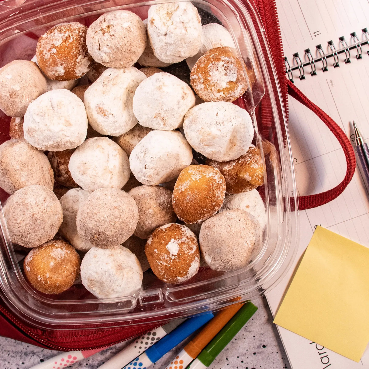 Dart 64 oz. Clear PET Plastic Tamper-Evident/Resistant Container w/ Flat Lid - Case of 200 - #CH64DEF Dart Container