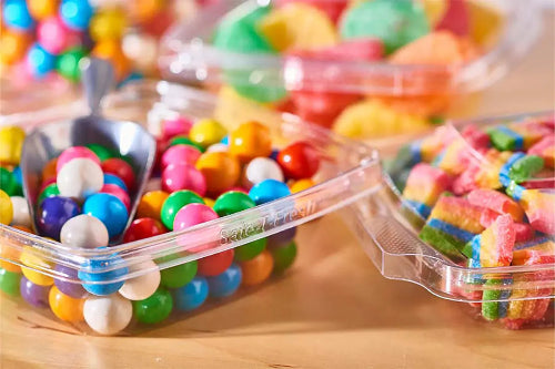 Safe-T-Fresh 32 oz. clamshell deli container with candies