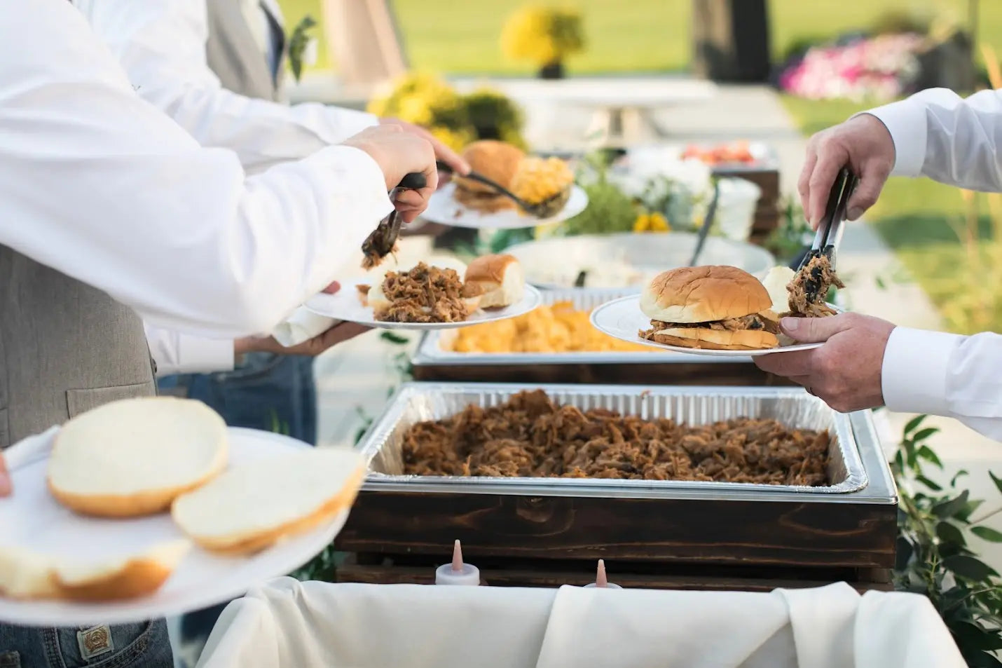 BBQ-Pulled-Pork-Perfection-With-Disposable-Foil-Pans-Bring-on-the-Flavor-Forget-the-Cleanup Wholesale Foil Pans