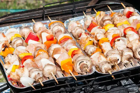 Hosting-a-BBQ-with-Disposable-Containers Wholesale Foil Pans