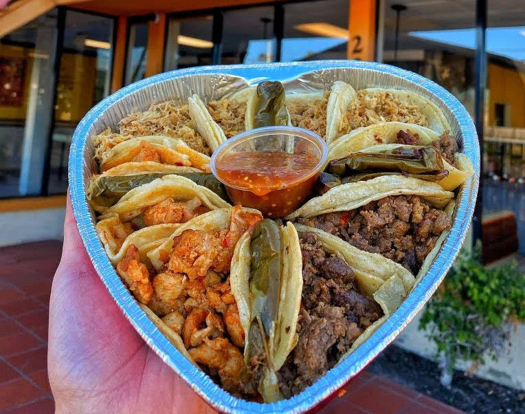 Bandeja para hornear desechable de papel de aluminio con forma de corazón - Caja de 100 - N.º 339