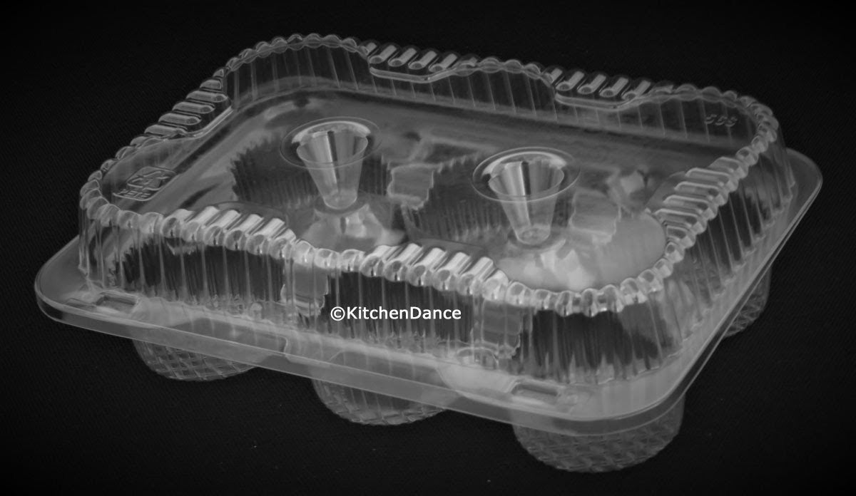 Contenedor de plástico para cupcakes de 6 unidades con tapa en forma de cúpula (caja de 300) #CPC46